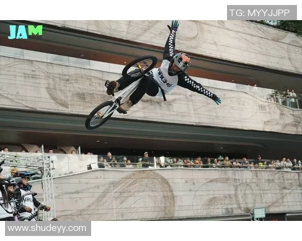 深圳极限运动队在滑板精英赛中以59分稳居积分榜首位 深圳极限运动队在滑板精英赛中以59分稳居积分榜首位